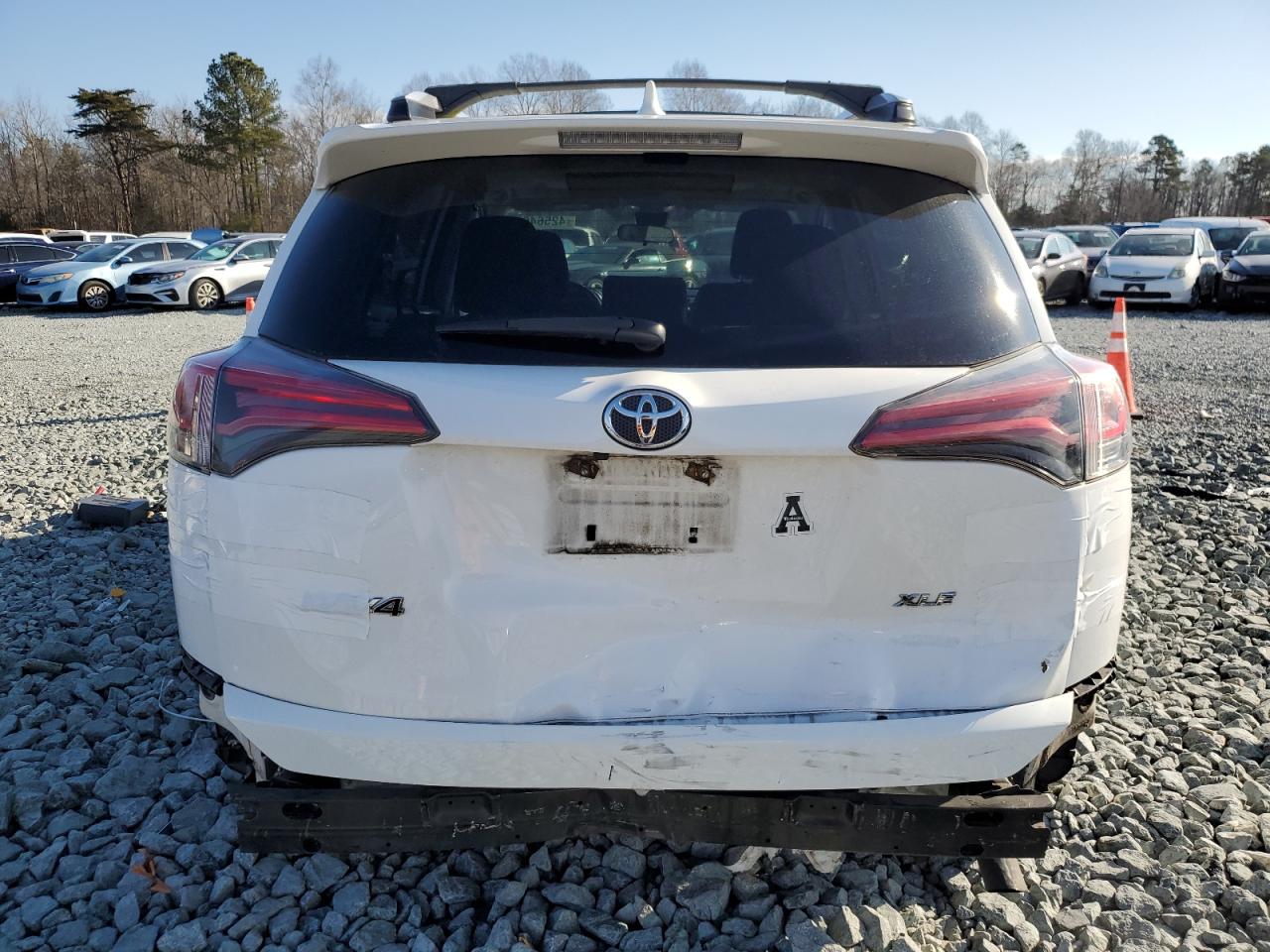 2017 Toyota RAV 4 - Image 6