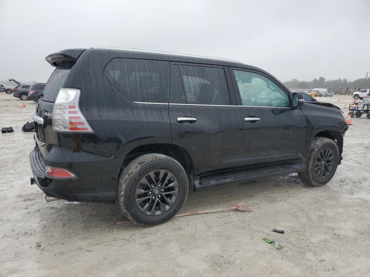 2021 Lexus GX - Image 3