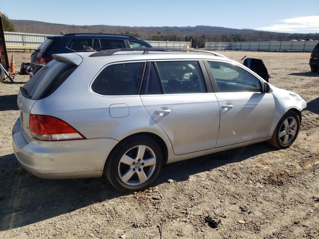 2009 Volkswagen Jetta - Image 3