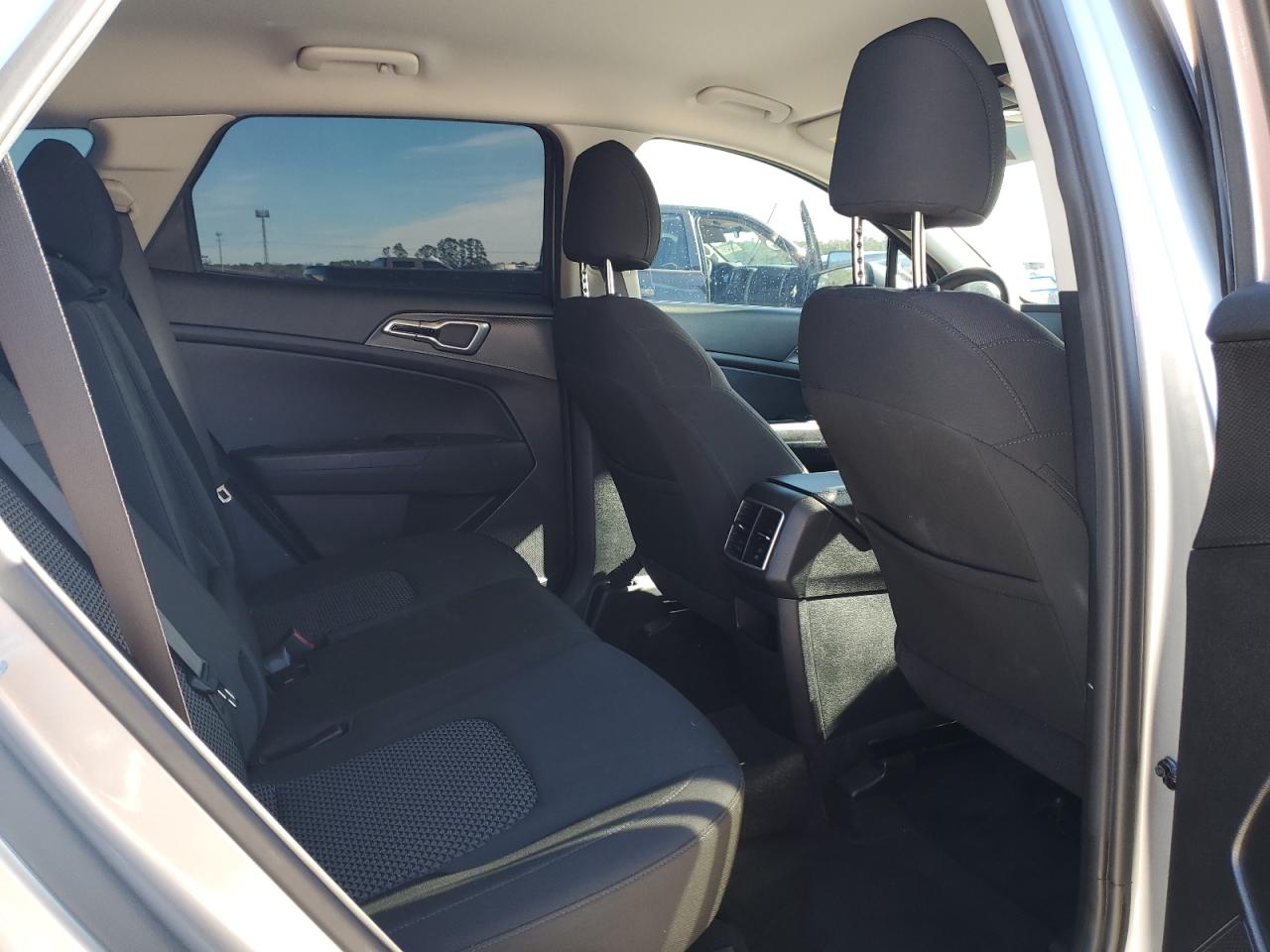 2023 Kia Sportage - Image 11