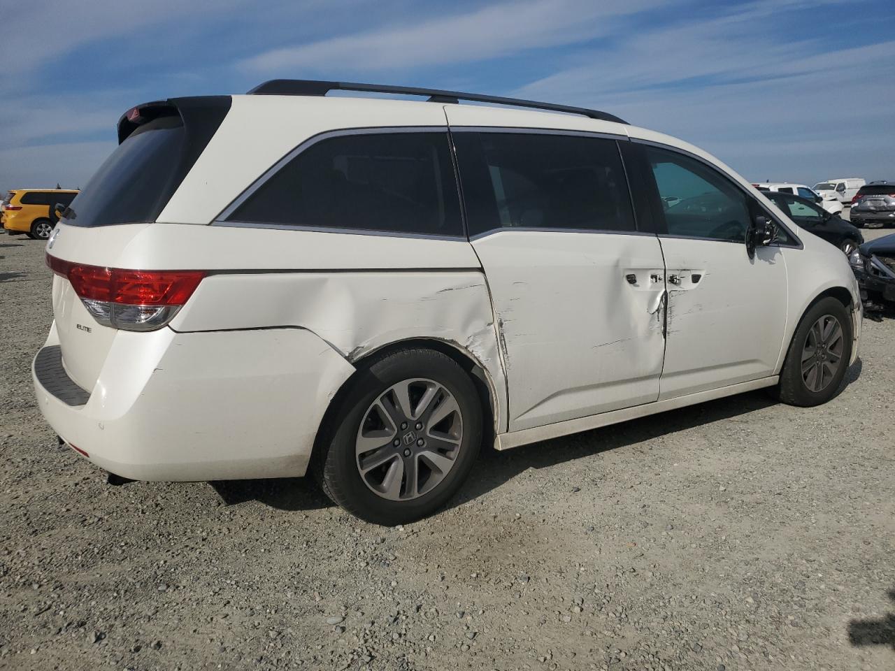 2015 Honda Odyssey - Image 3