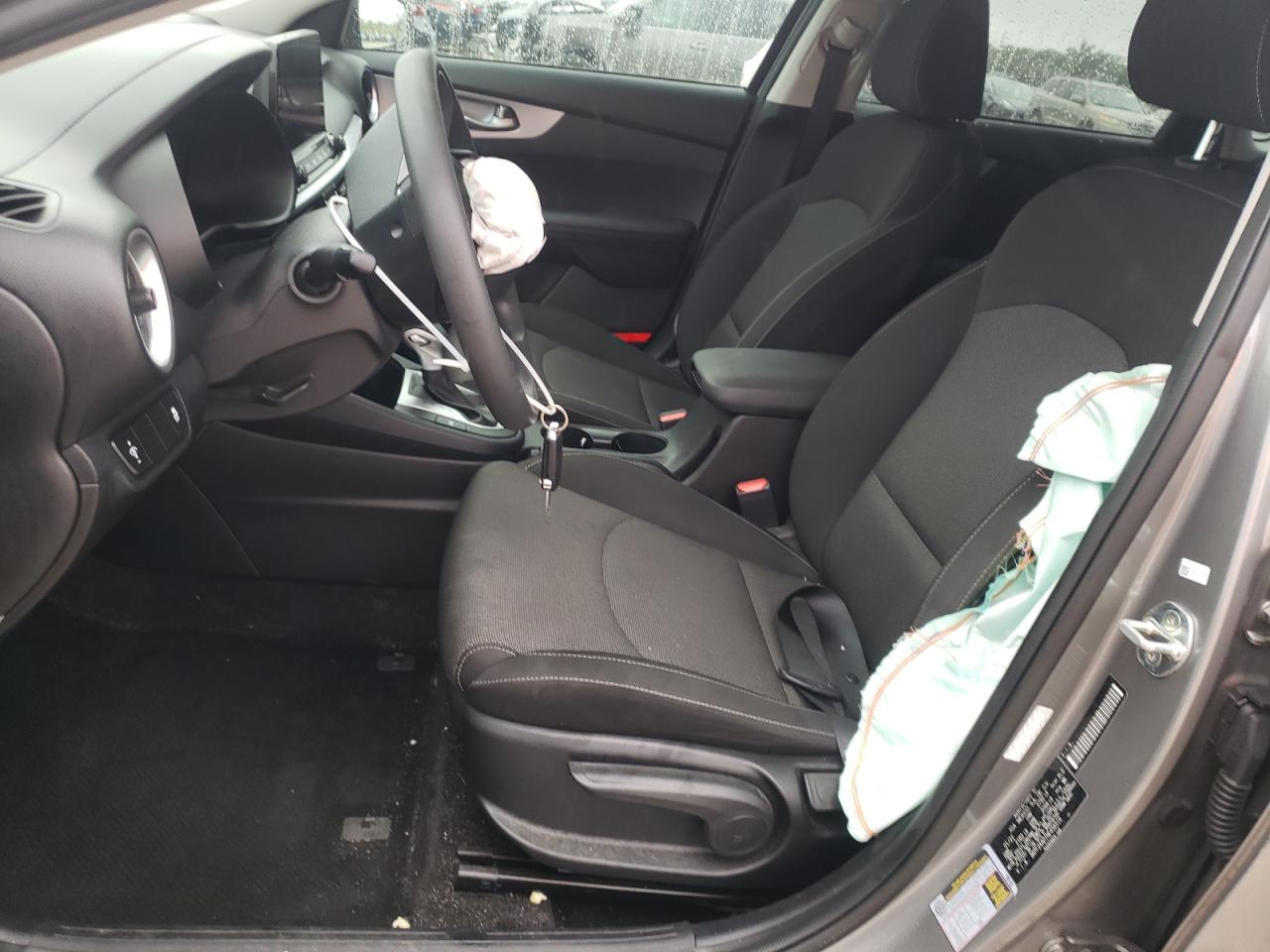 2022 Kia Forte - Image 7