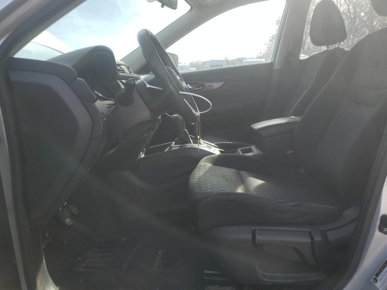 2017 Nissan Rogue - Image 7