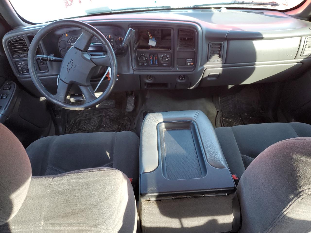2004 Chevrolet Silverado - Image 8