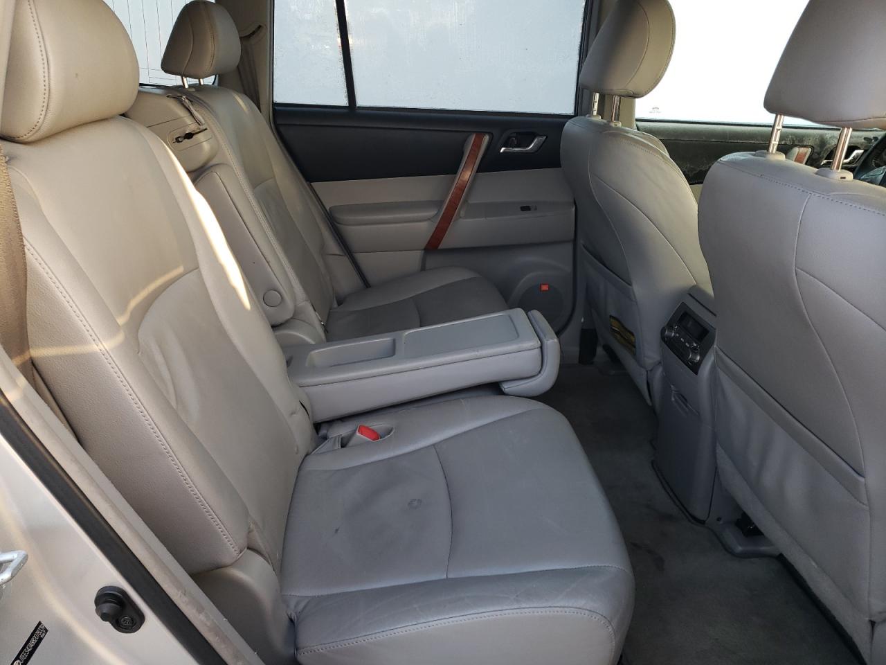 2008 Toyota Highlander - Image 11
