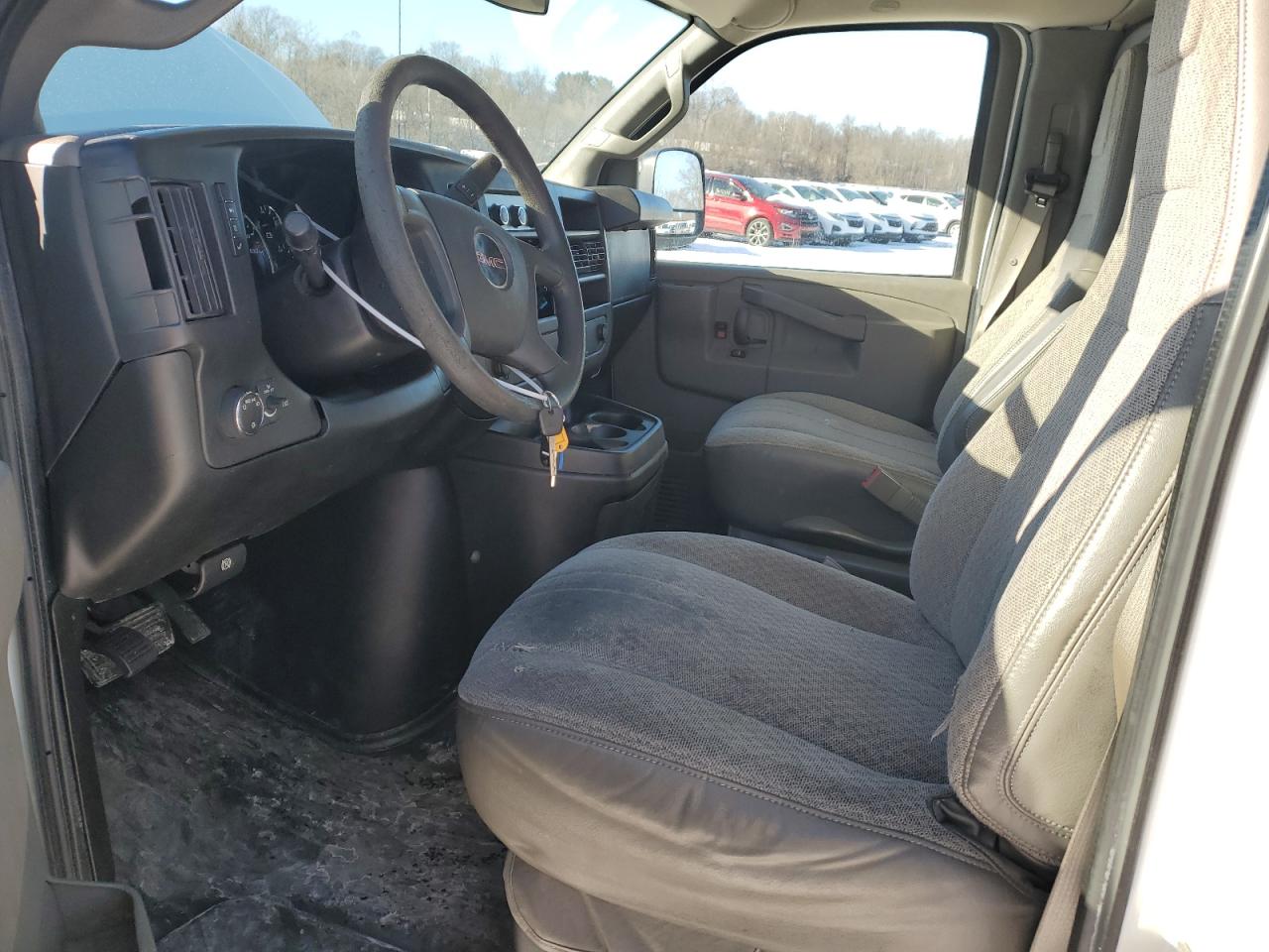 2017 GMC Savana - Image 7