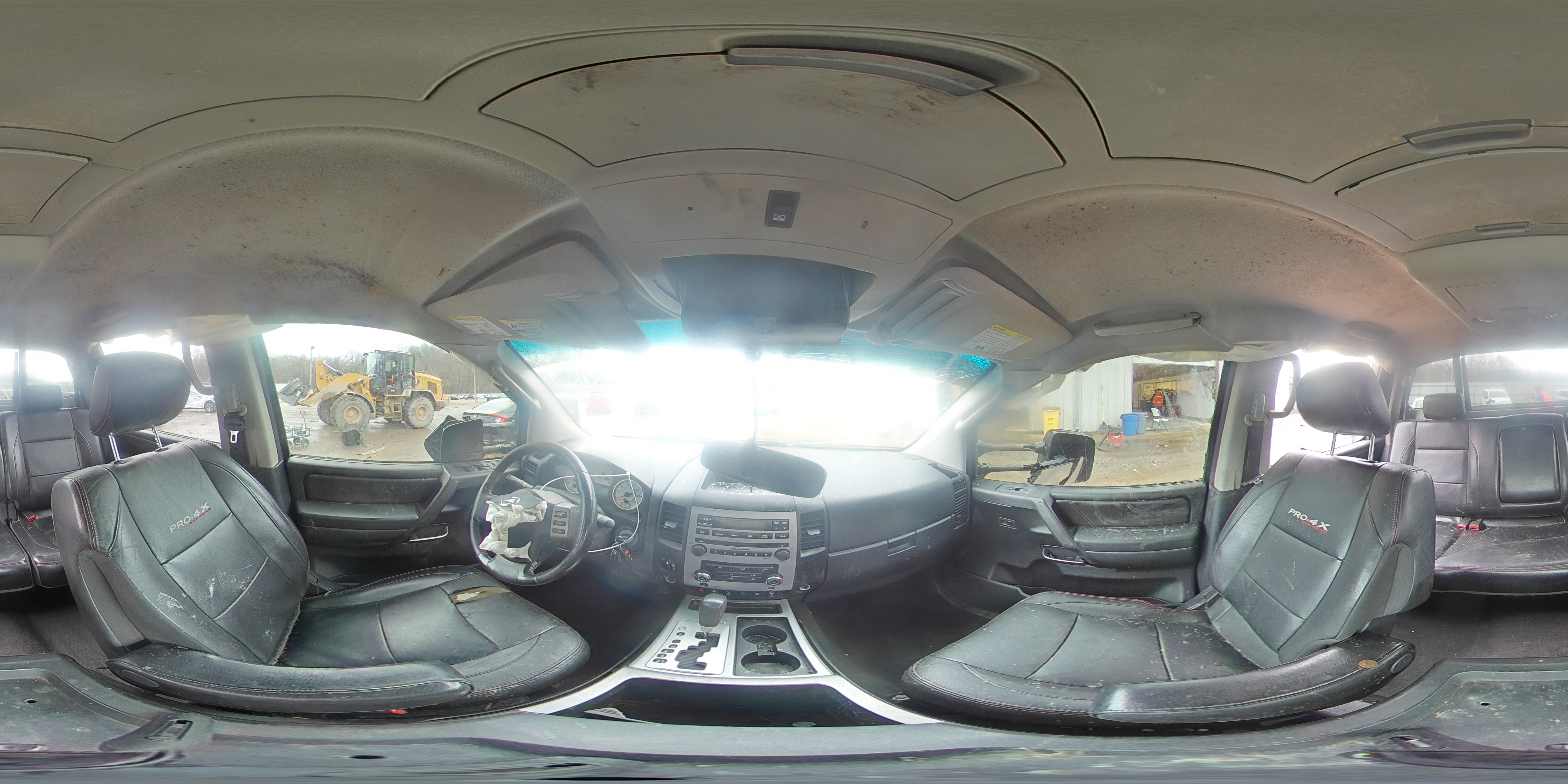 2011 Nissan Titan - Image 12