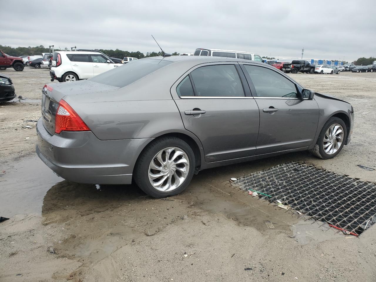 2011 Ford Fusion - Image 3