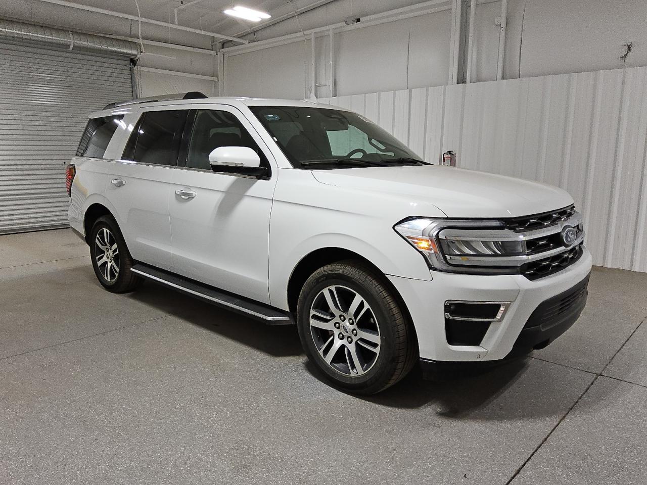 2023 Ford Expedition - Image 4