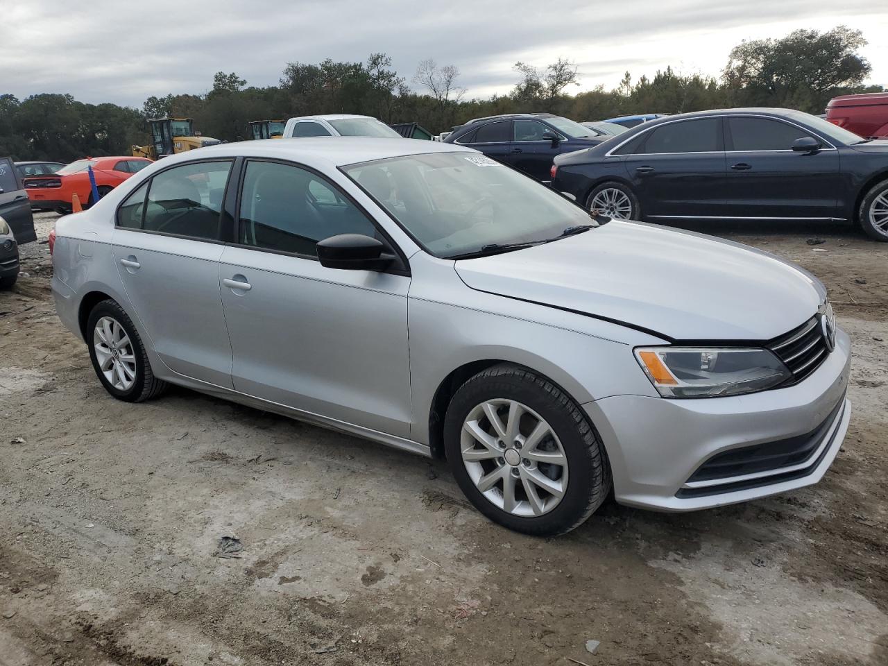 2015 Volkswagen Jetta - Image 4
