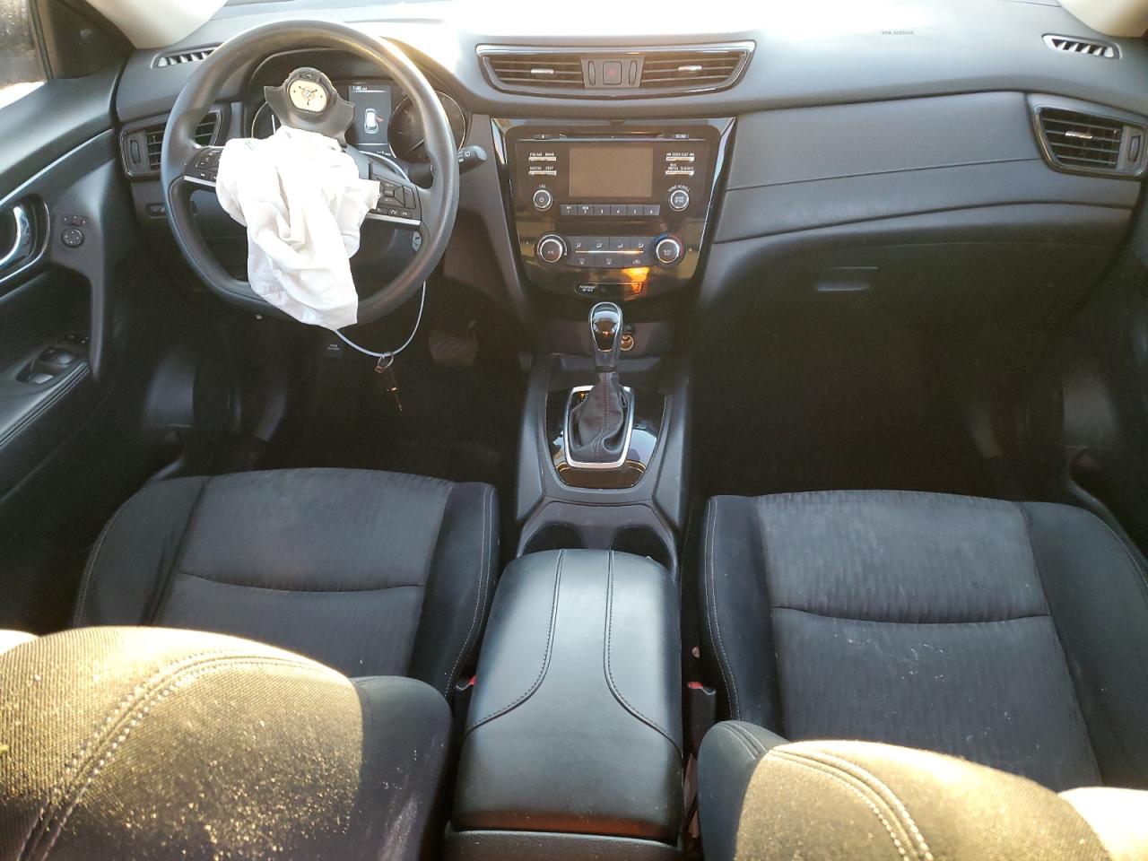 2017 Nissan Rogue - Image 8
