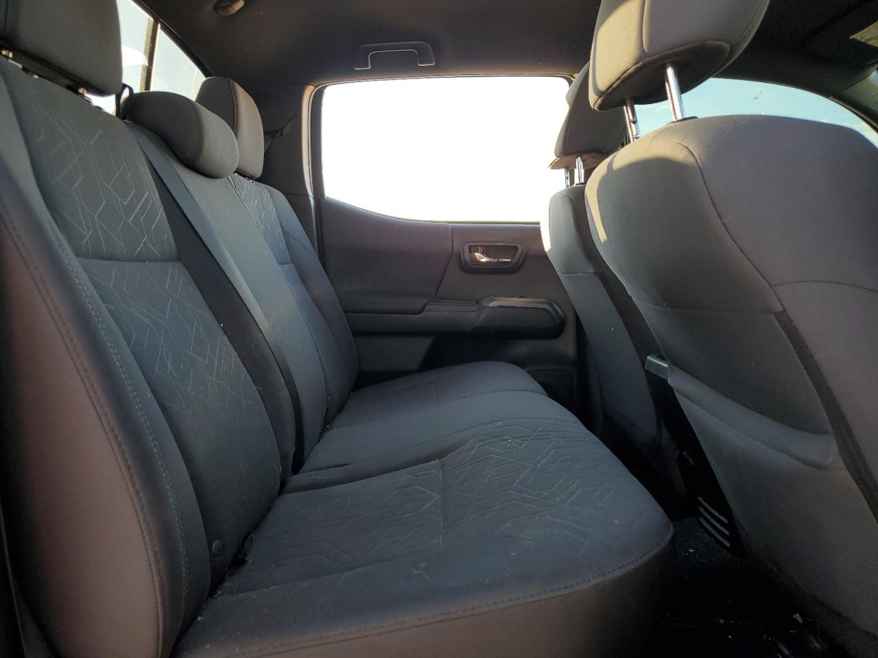 2017 Toyota Tacoma - Image 10