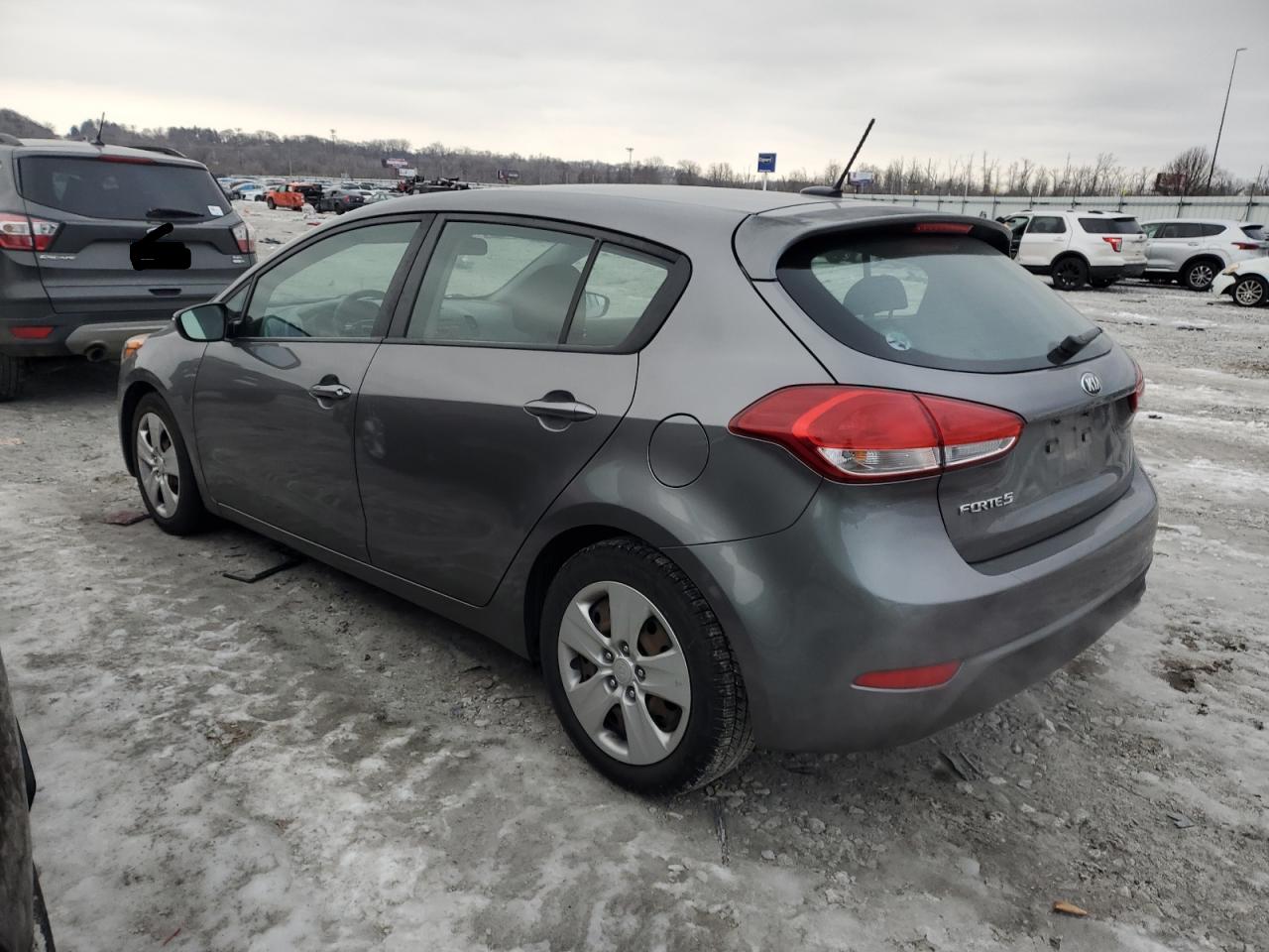 2016 Kia Forte - Image 2