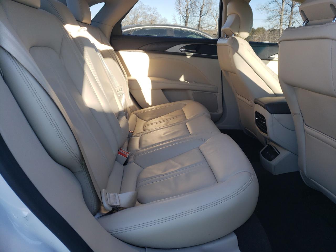 2019 Lincoln MKZ - Image 10