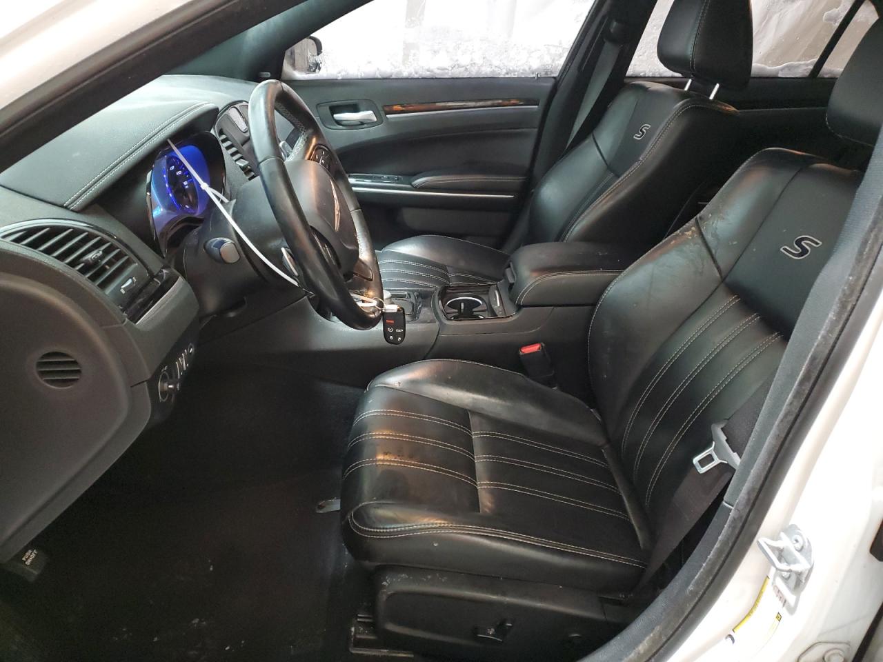 2019 Chrysler 300 - Image 7