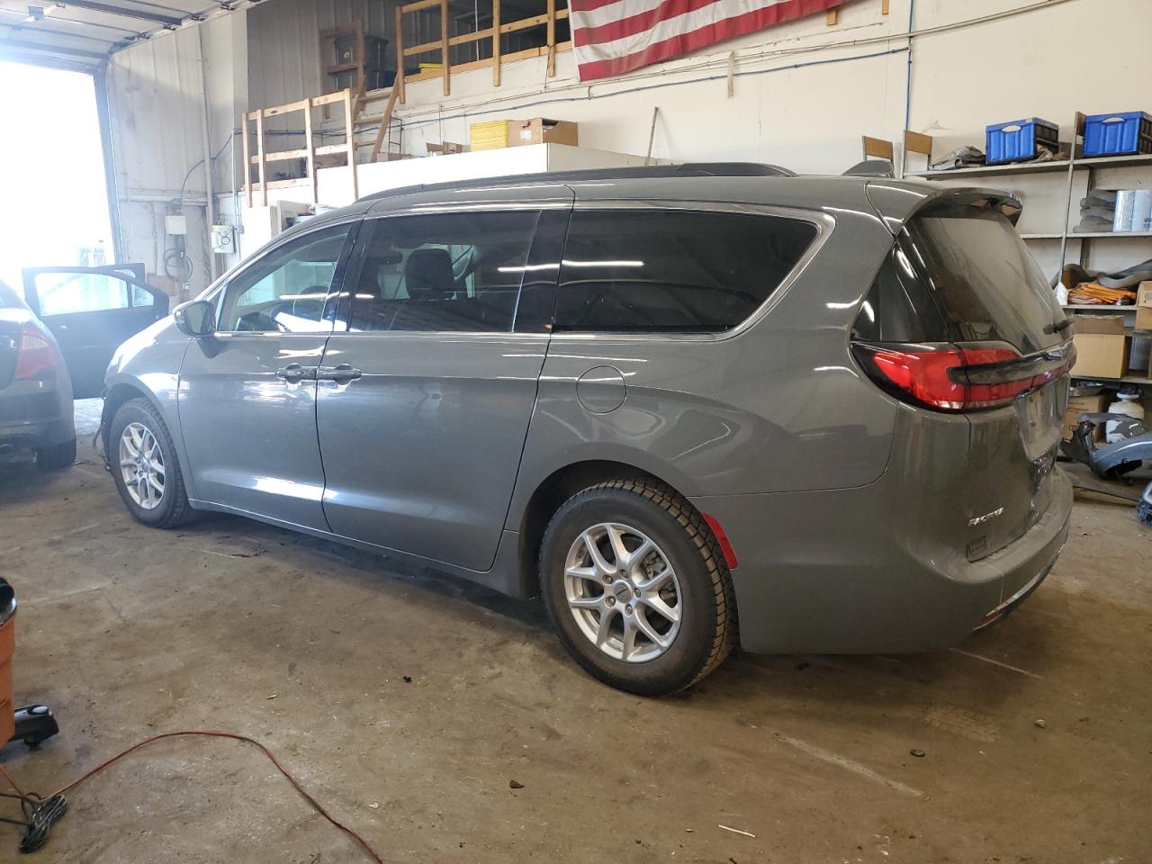 2022 Chrysler Pacifica - Image 2