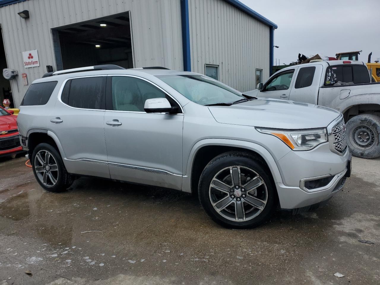 2018 GMC Acadia - Image 4