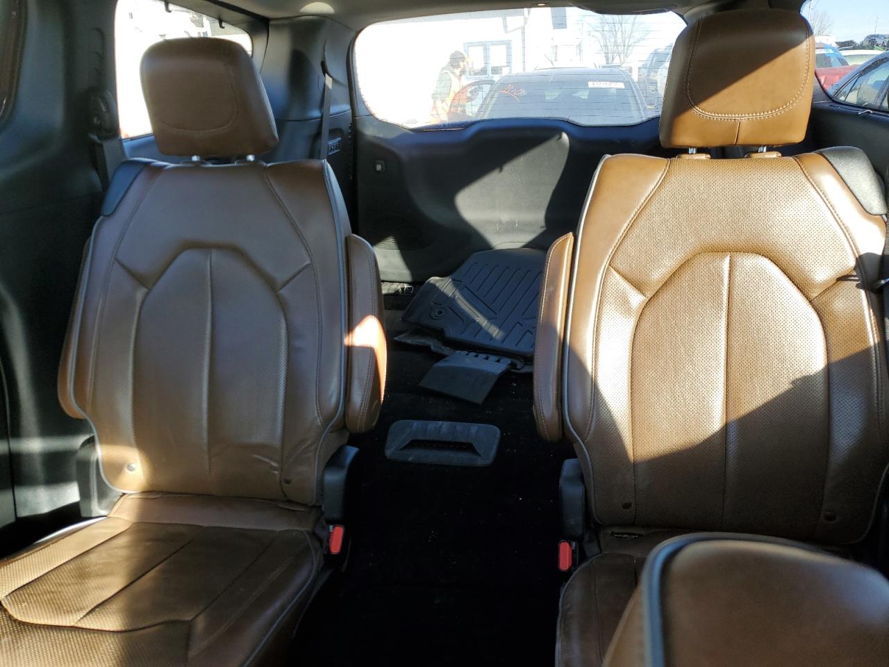 2018 Chrysler Pacifica - Image 10
