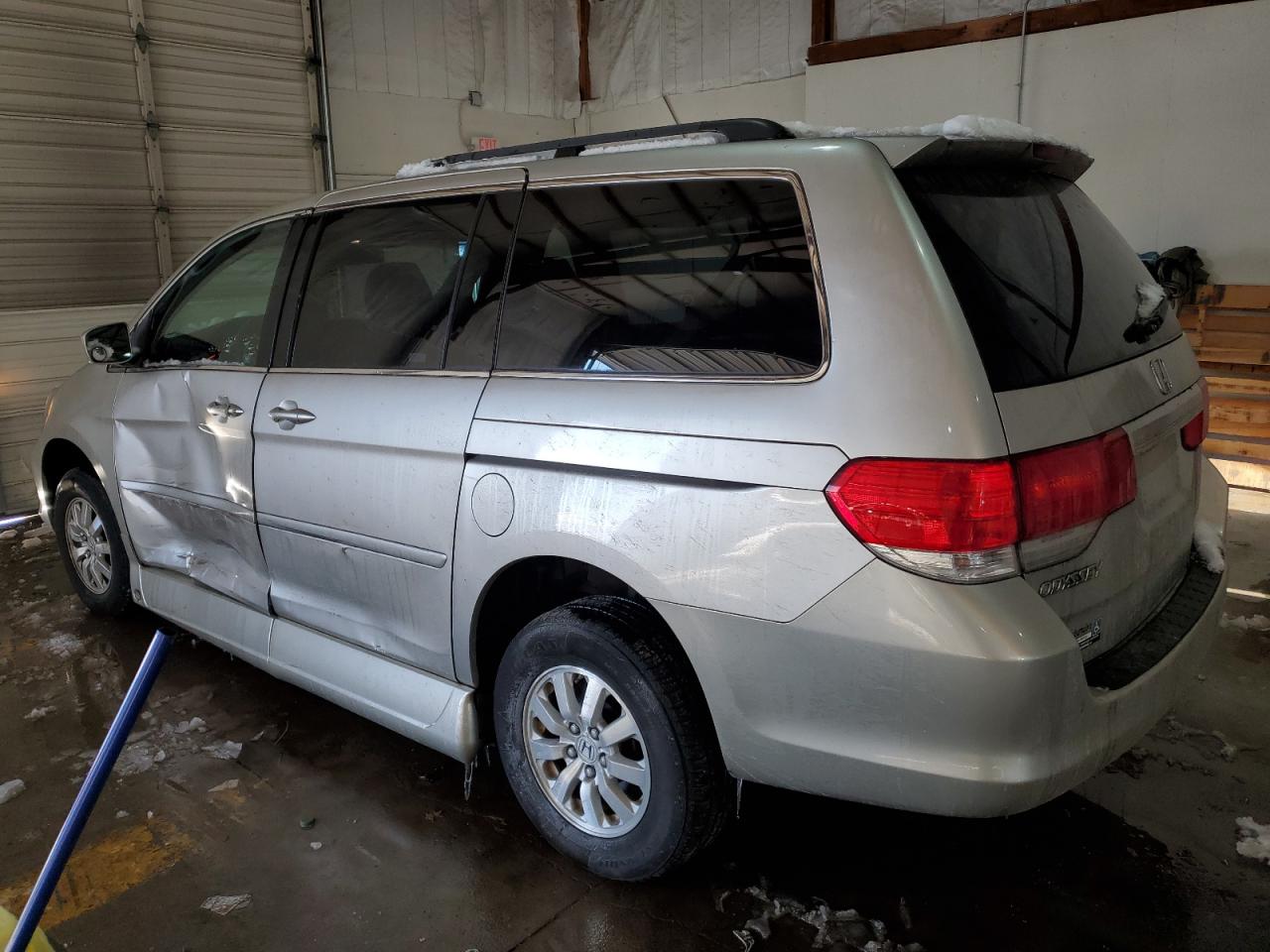 2008 Honda Odyssey - Image 2