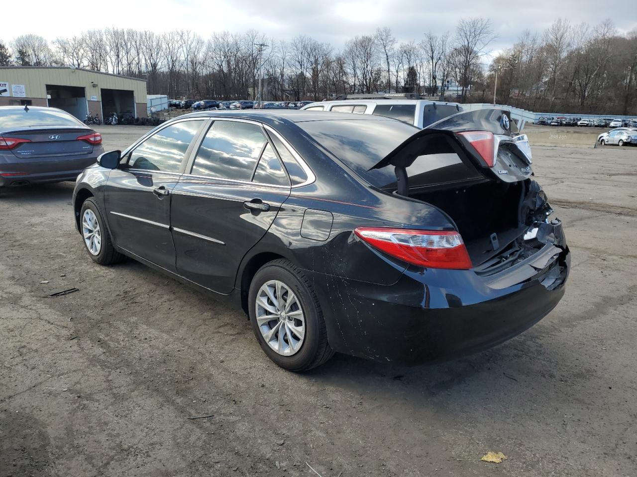 VIN 4T4BF1FK1GR574438 2016 TOYOTA CAMRY no.2