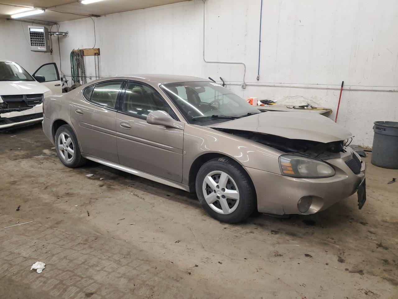 2007 Pontiac Grand Prix - Image 4