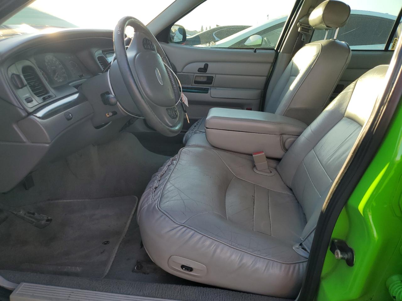 2004 Ford Crown Victoria - Image 7