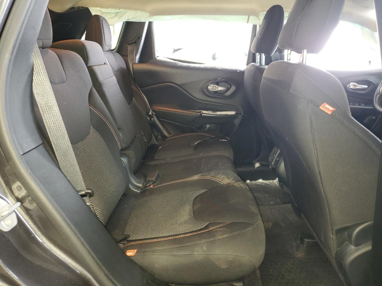 2016 Jeep Grand Cherokee - Image 11