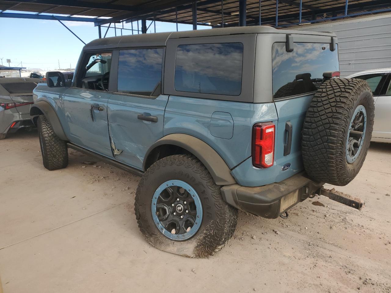 2022 Ford Bronco - Image 2