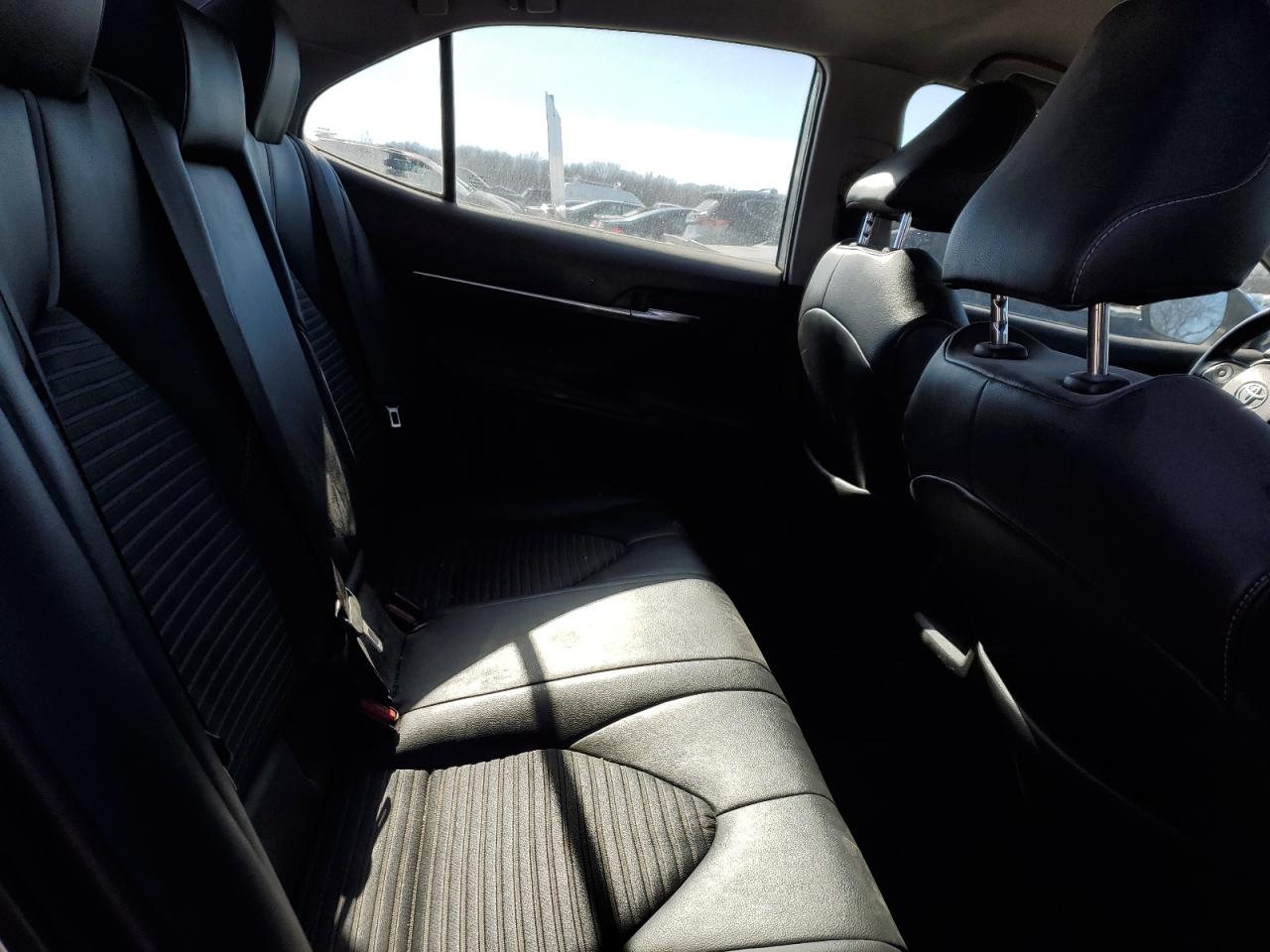 2019 Toyota Camry - Image 11