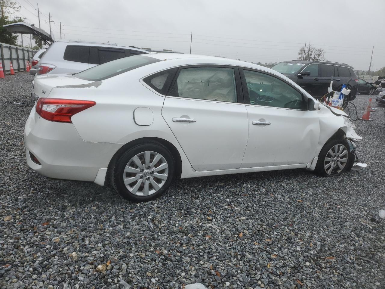 2017 Nissan Sentra - Image 3