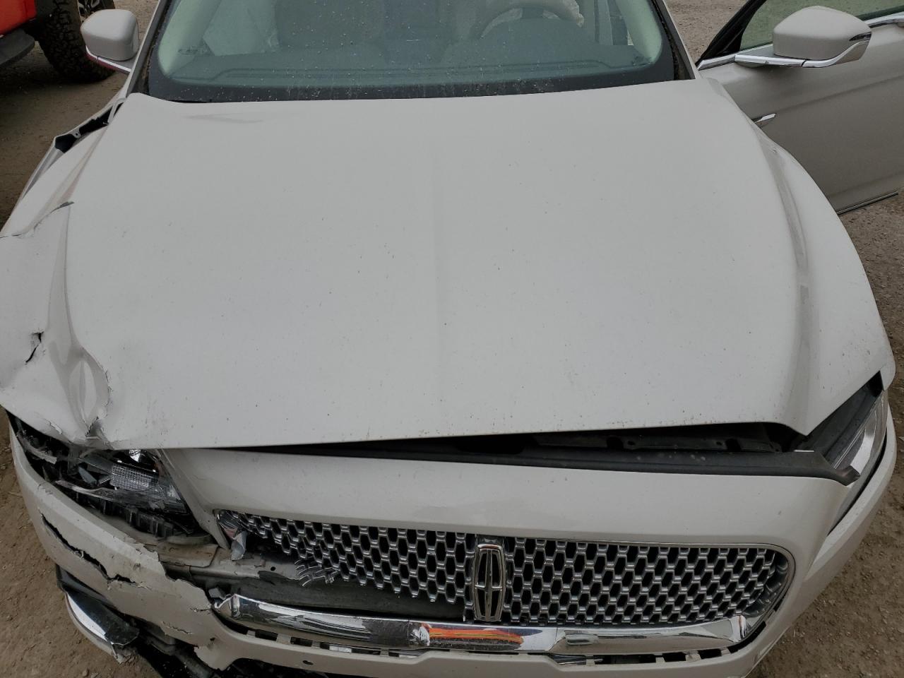 2020 Lincoln Continental - Image 12