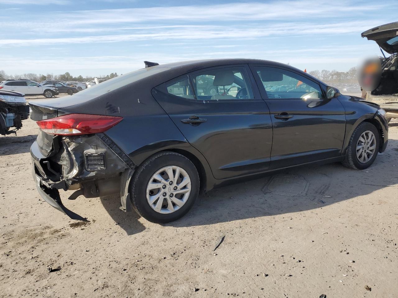 2017 Hyundai Elantra - Image 3