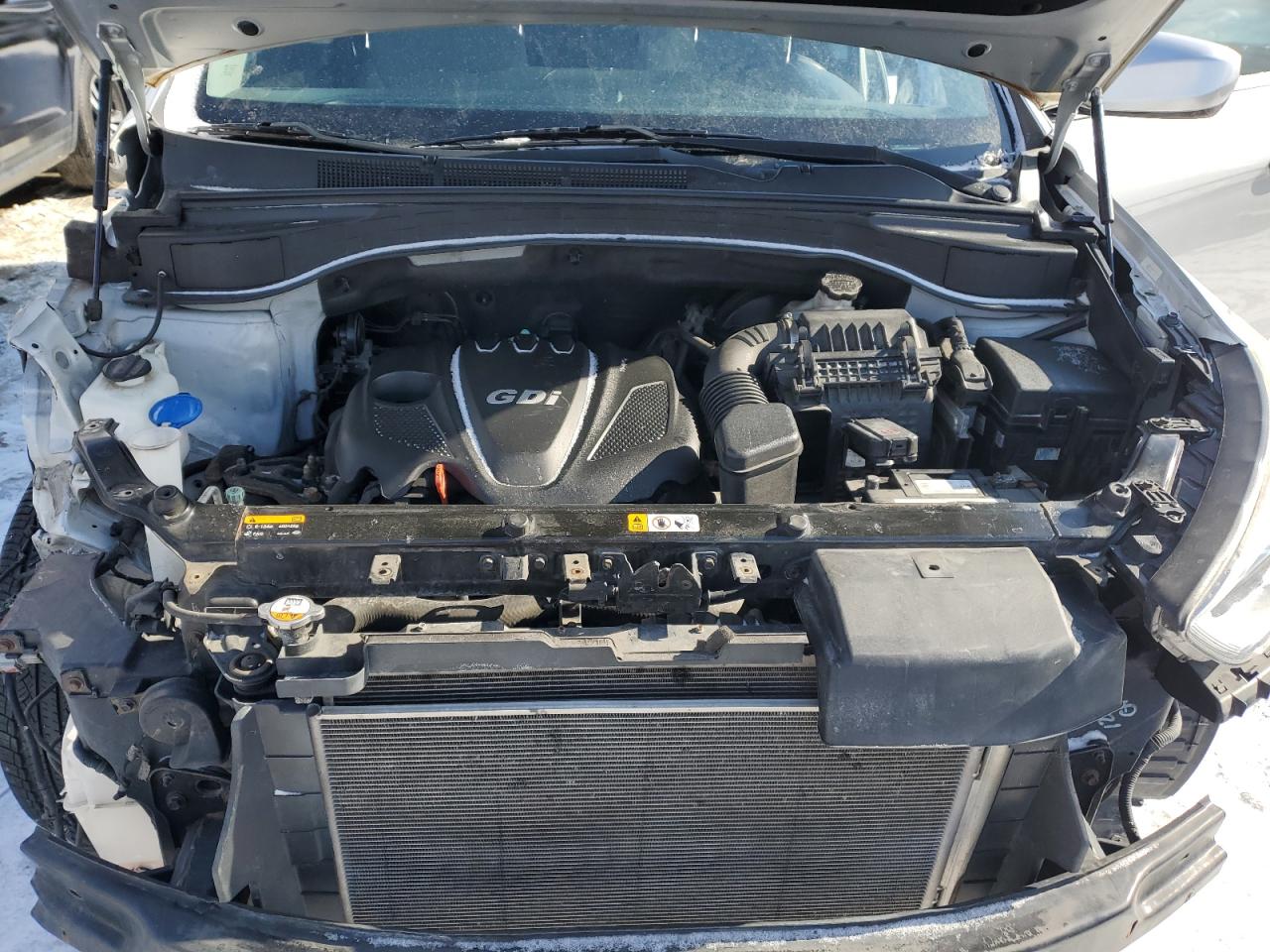 2016 Hyundai Santa Fe - Image 12