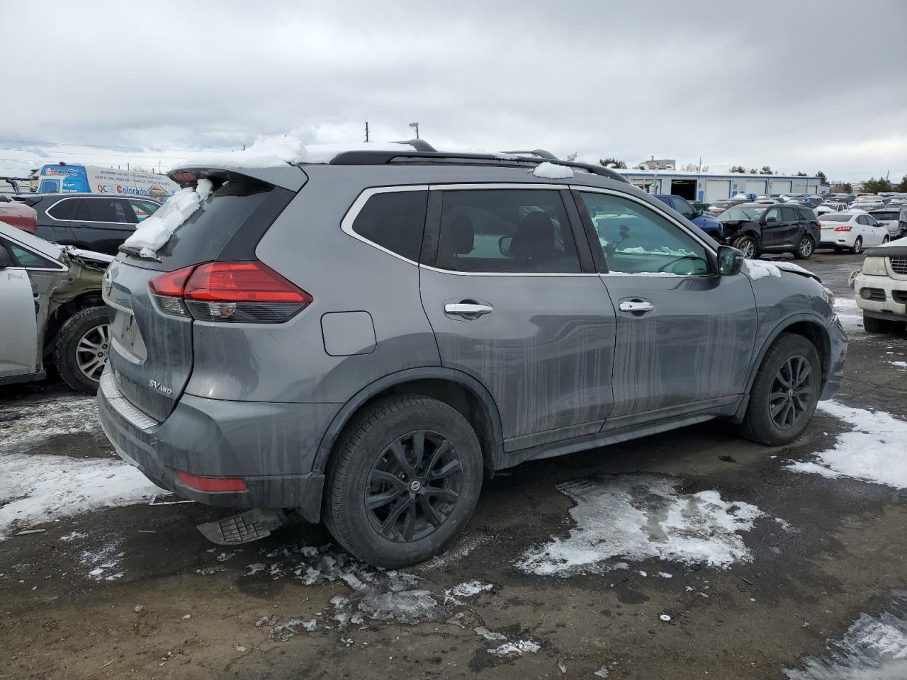 2017 Nissan Rogue - Image 3
