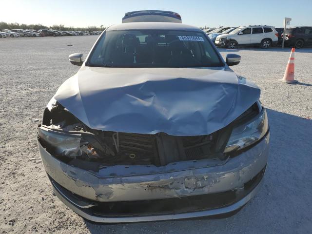  VOLKSWAGEN PASSAT 2013 Silver