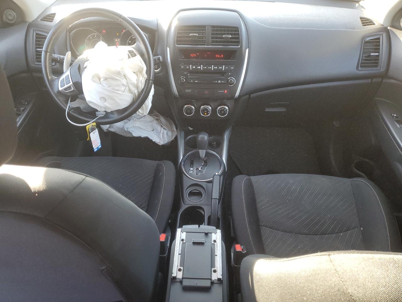 2013 Mitsubishi Outlander - Image 8