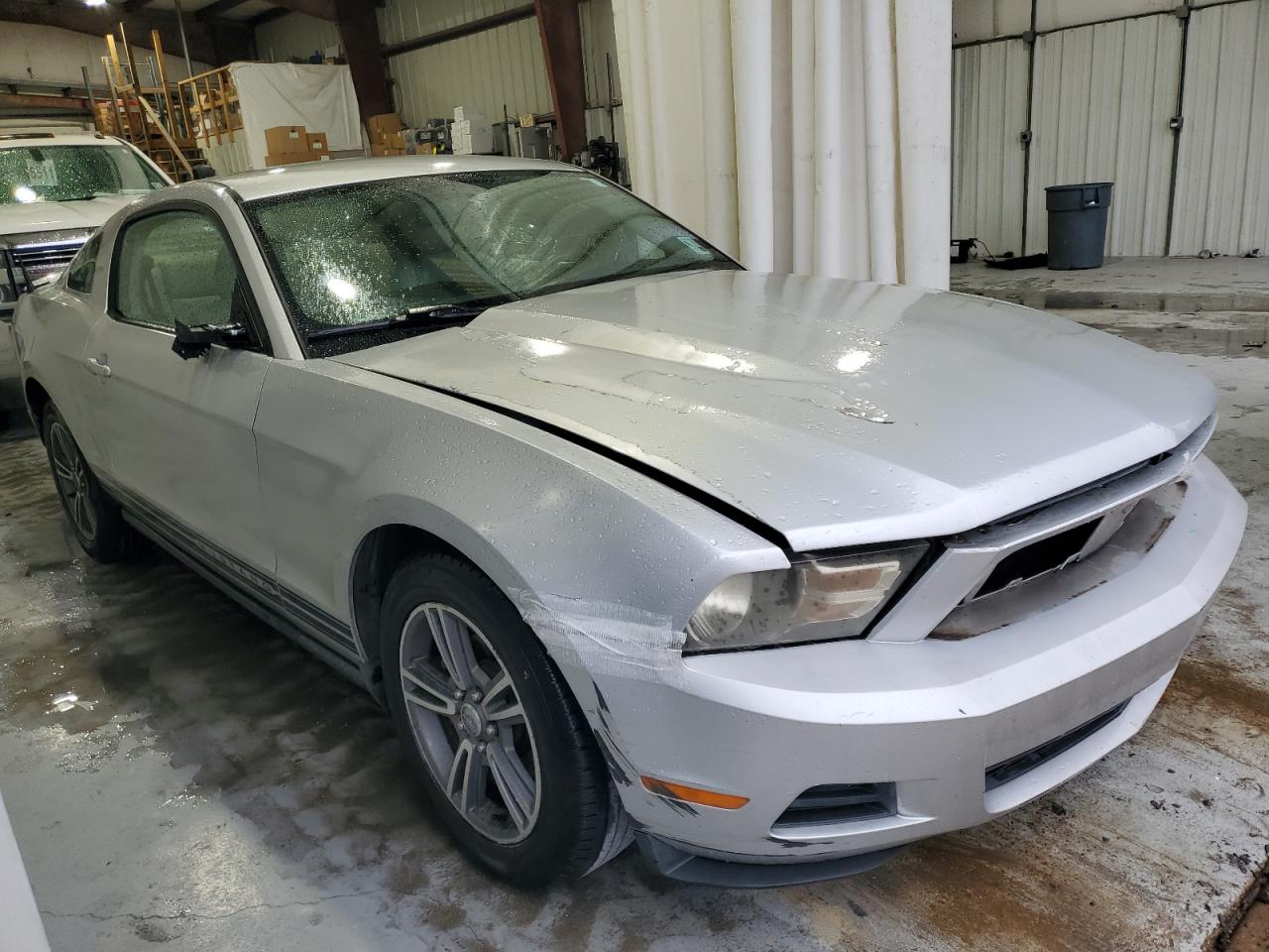 2010 Ford Mustang - Image 4