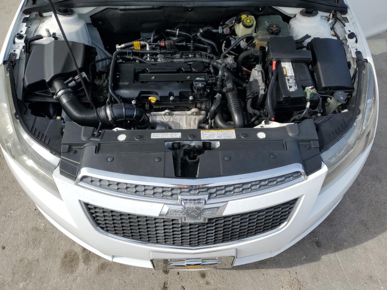 2014 Chevrolet Cruze - Image 11
