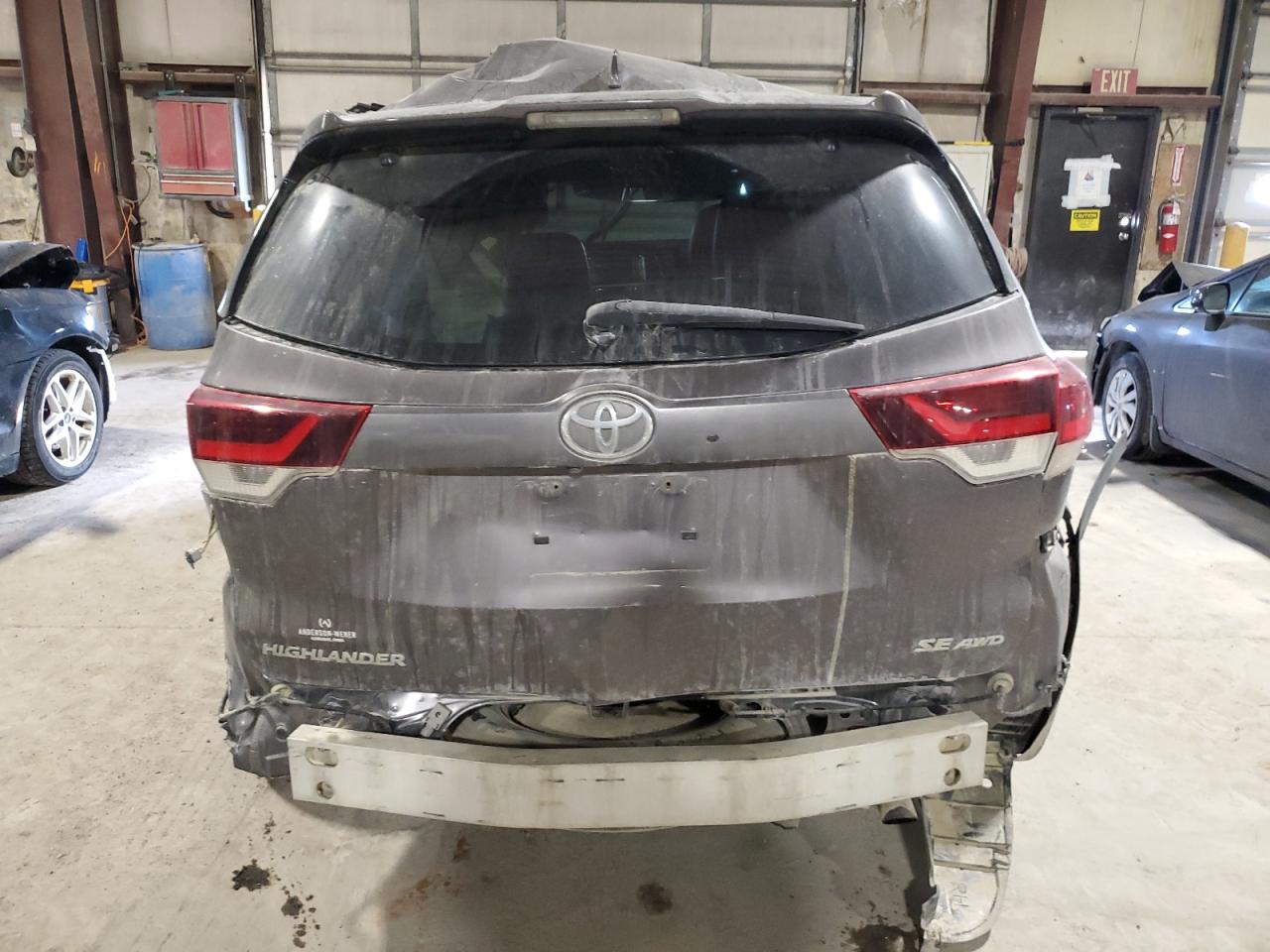 2019 Toyota Highlander - Image 6