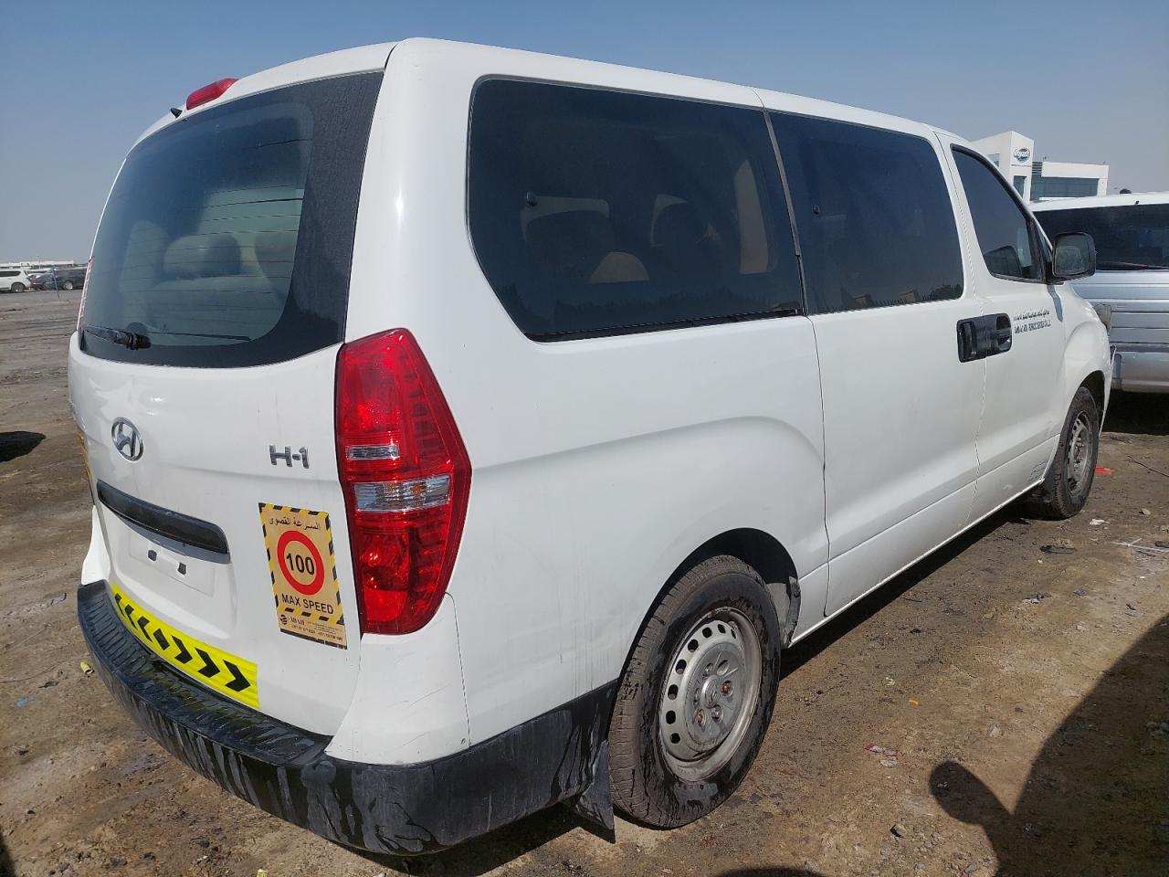 KMJWA37R2KU022293 - 2019 Hyundai H1 - #42063885
