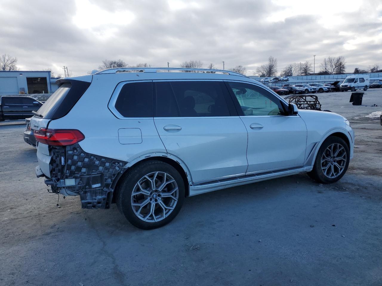 2021 BMW X7 - Image 3