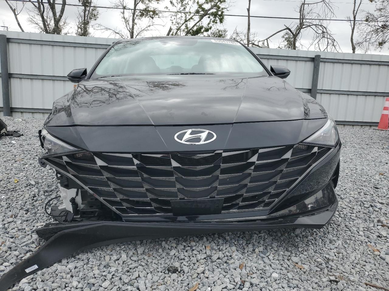 2022 Hyundai Elantra - Image 5