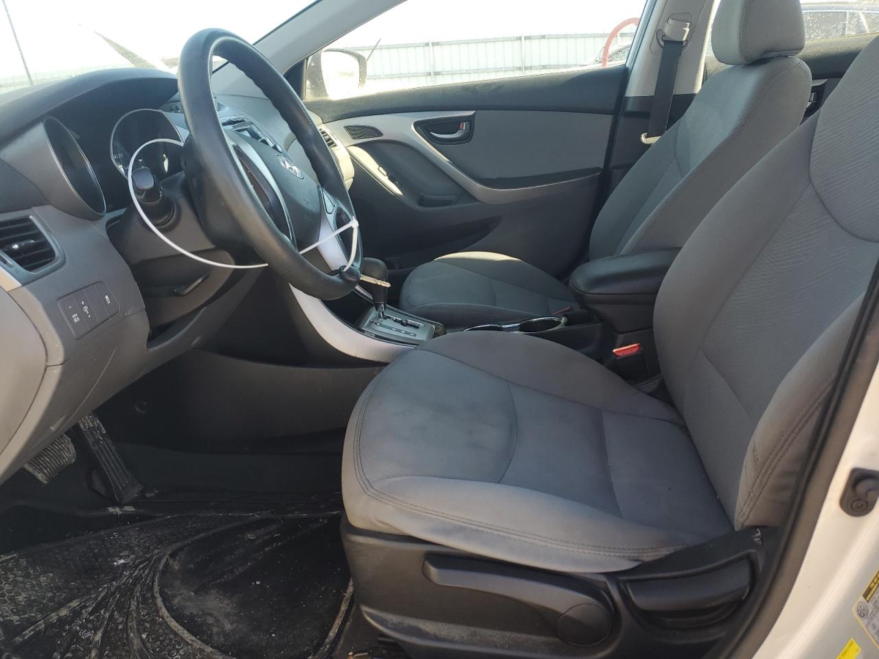 2013 Hyundai Elantra - Image 7