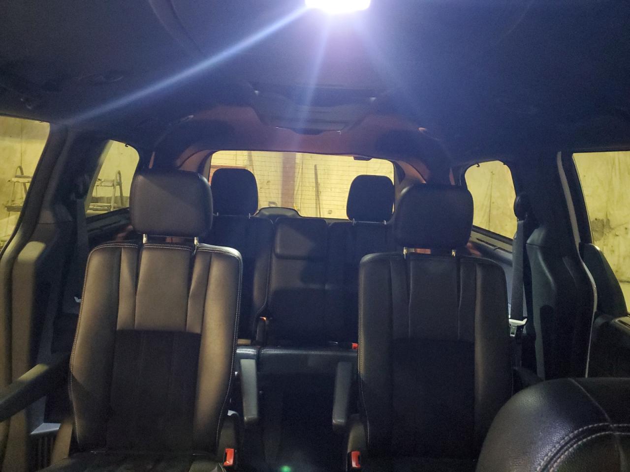 2014 Dodge Caravan - Image 10