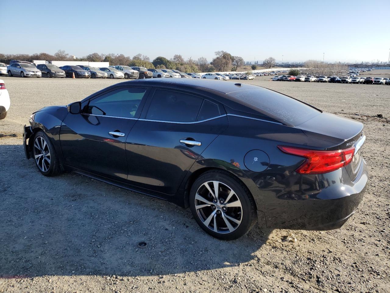 2017 Nissan Maxima - Image 2