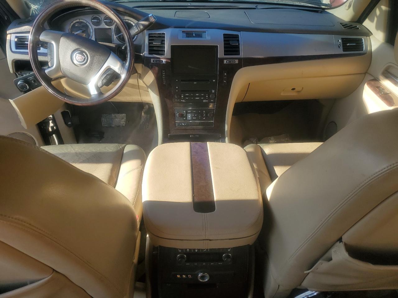 2010 Cadillac Escalade - Image 8