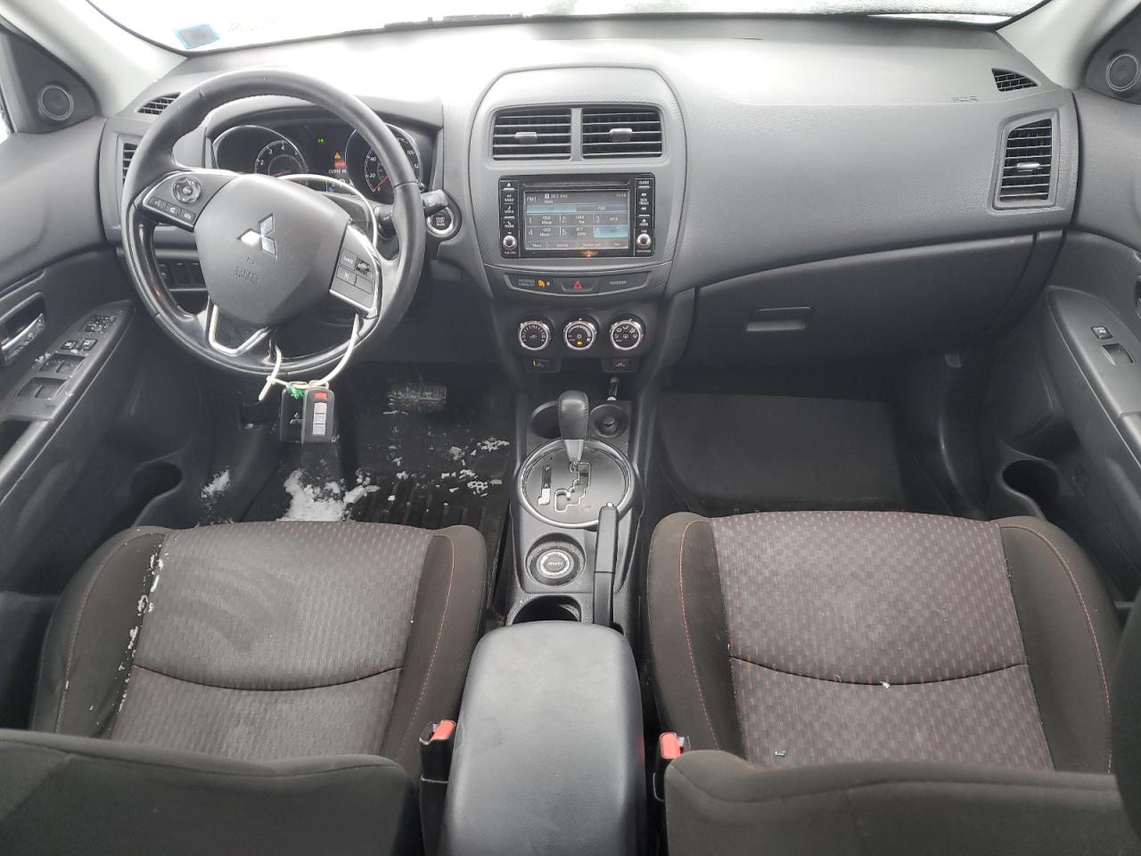 2017 Mitsubishi Outlander - Image 8