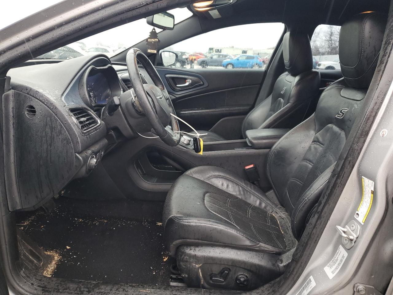 2015 Chrysler 200 - Image 7