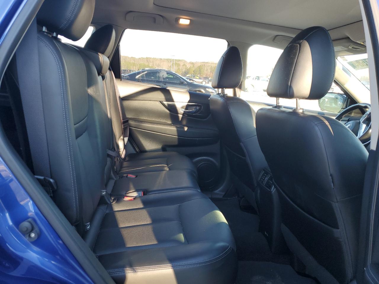 2018 Nissan Rogue - Image 10