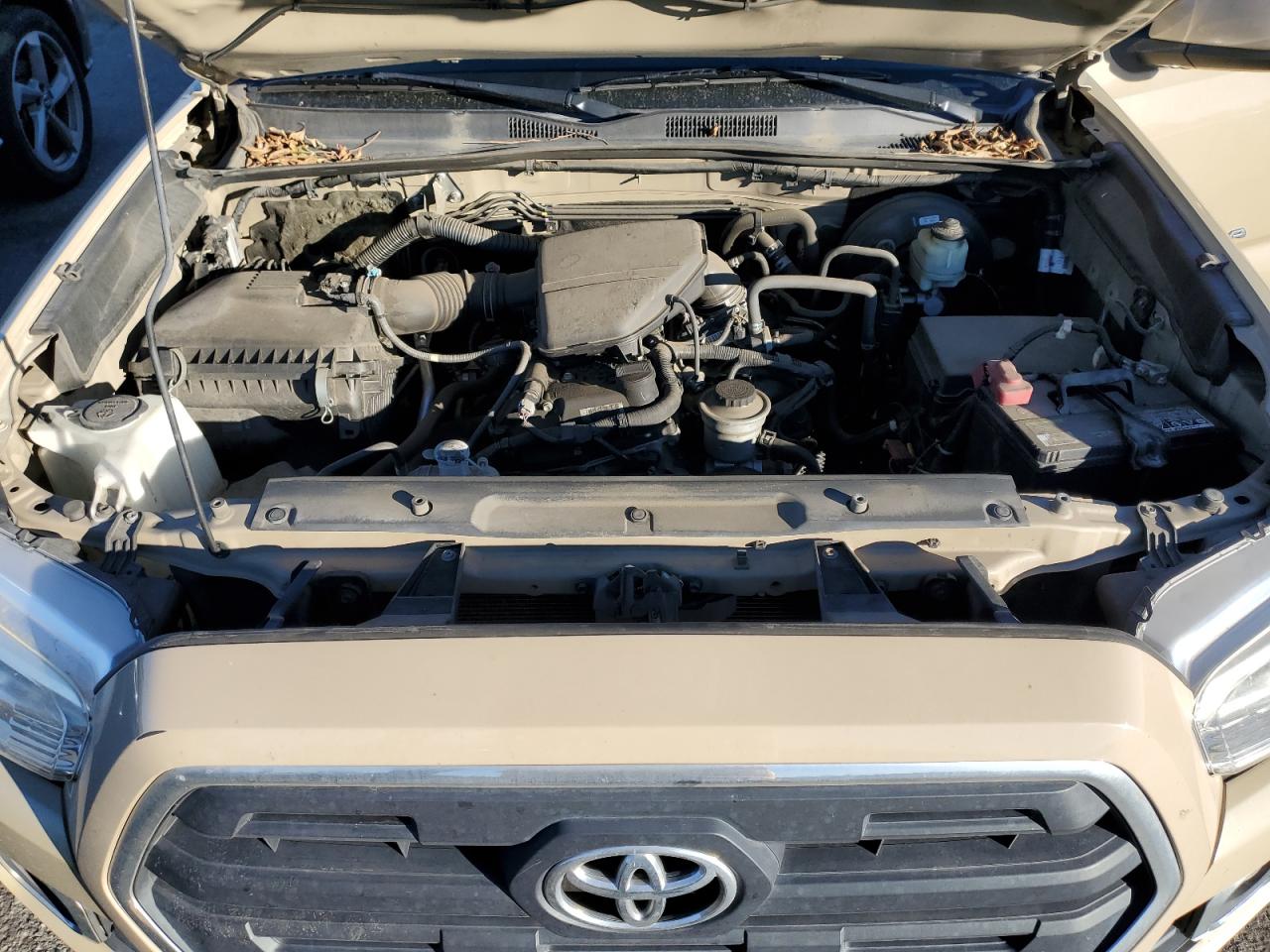 2016 Toyota Tacoma - Image 11